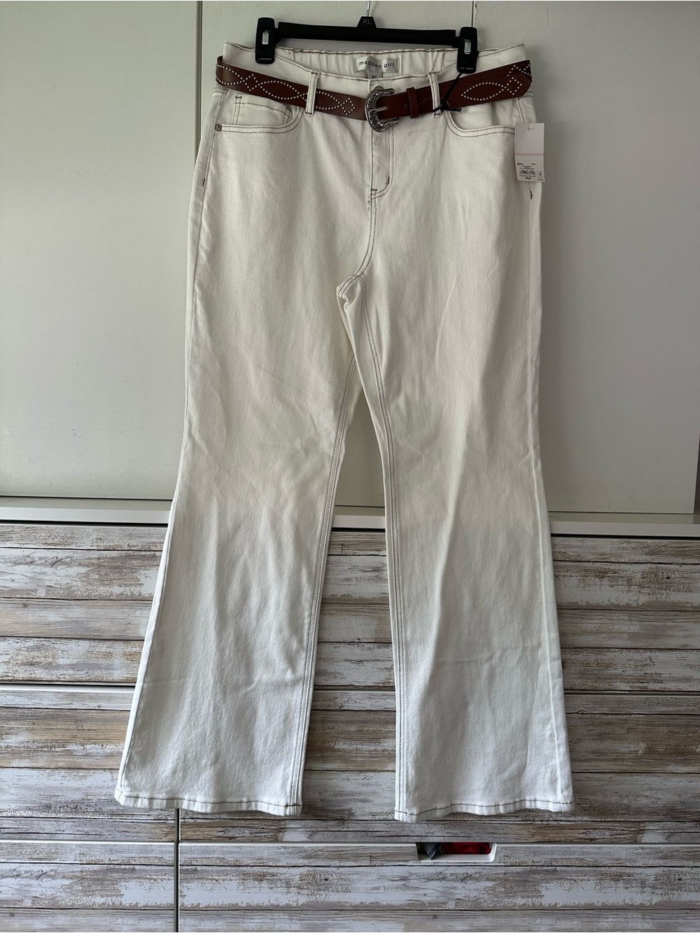 👖🤍 Madden Girl Juniors XL Mid Rise Bootcut Jeans w/ Studded Belt NWT